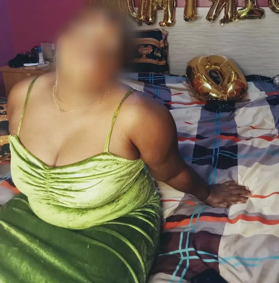 Andrea, 32
