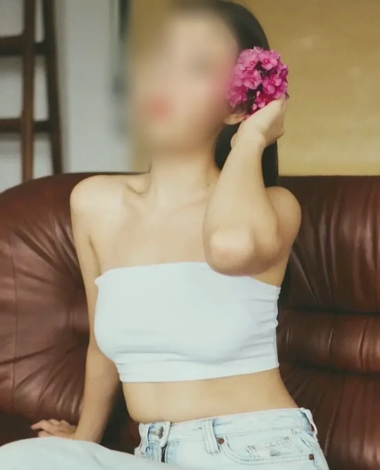 Annika, 24