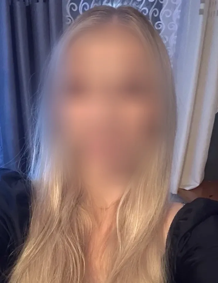 Larissa, 26