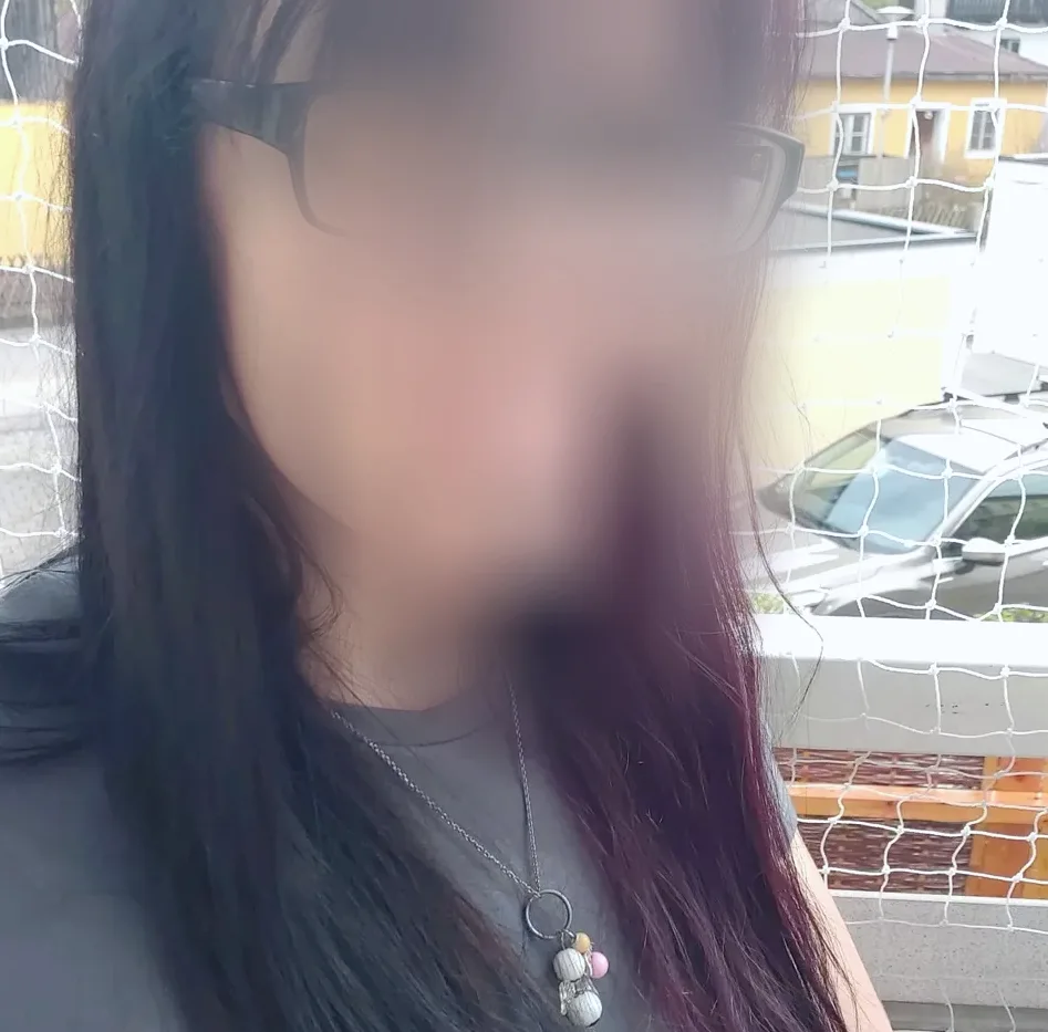 Luisa, 37
