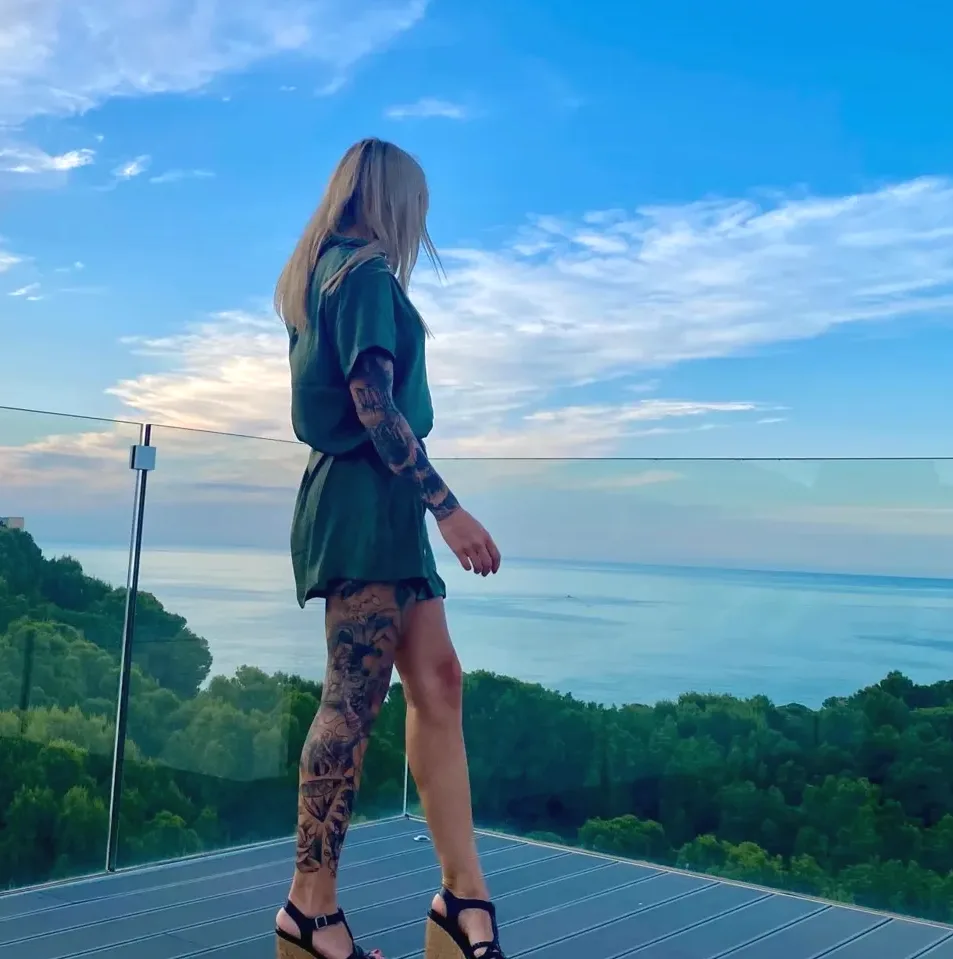 Melanie, 25