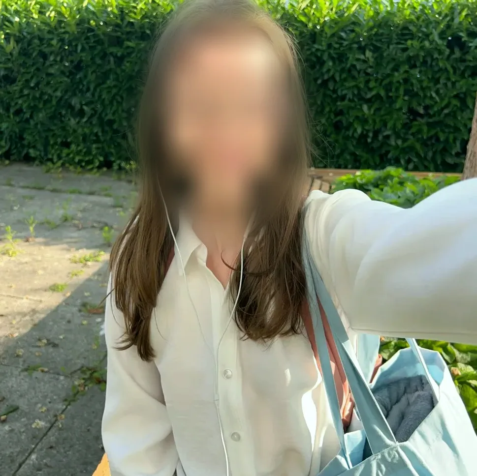Michelle, 22