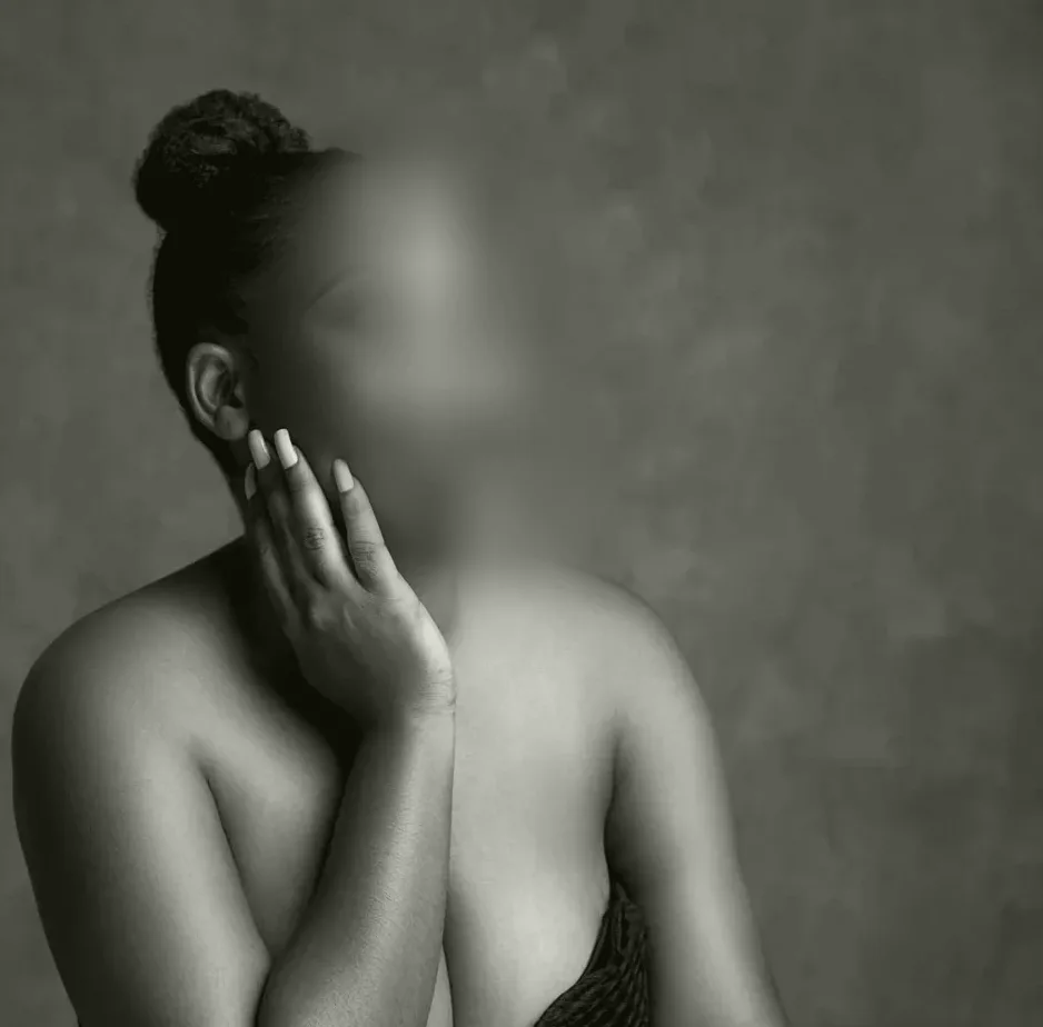 Yvonne, 30